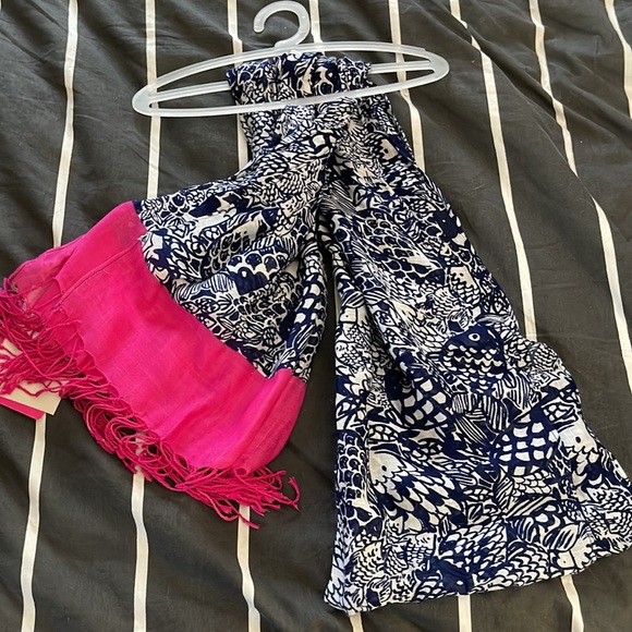 Lilly Pulitzer Scarf - Picture 3 of 3
